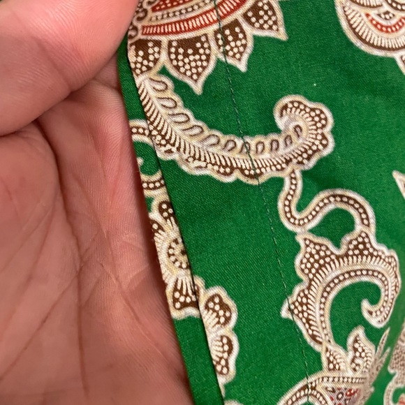 NWT Krisna Wahyu green button up slim fit collared shirt. Brand new. Size medium - Picture 6 of 6